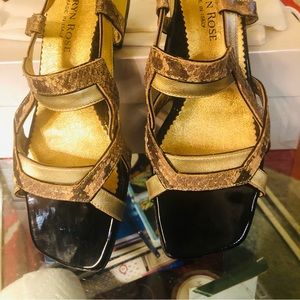 TARYN ROSE BLACK ORBIT-NAPA LOW-HEELED SQUARE TOED SANDAL SZ 35